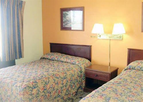 Rodeway Inn Perry Exterior photo