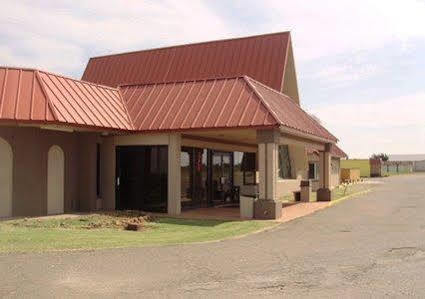 Rodeway Inn Perry Exterior photo